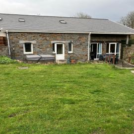 Glanmwrwg Barn, хотел в Ланели