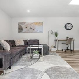 Winston Suite 2BR 1BA - Carriage Suite with Garage