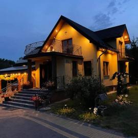 Agro u Murzyna, hotel Siennóban