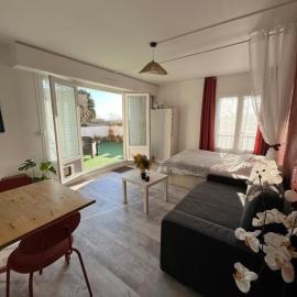 Studio et terrasse près de Paris