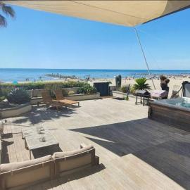 Magnifique maison posée sur le sable face à la mer, hotel a Mauguio