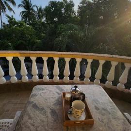 Studio apartment with pool and ocean views