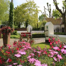 B&B Pronkenburg – hotel w mieście Lissewege