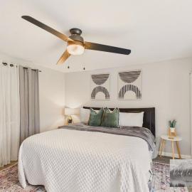 Main St New with AC Monthly stays Charming Cottage KING BED