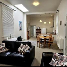 Enjoy stylish living, tranquil, stroll to river