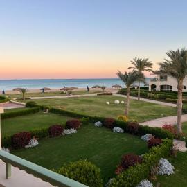 LA VISTA 5 Beachfront 265m Luxury Villa