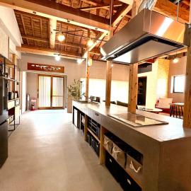 My Place 小豆島 1日1組限定 海近の贅沢ステイ 2025年フルリノベ 洗練モダンデザイン 最大8名 一棟貸切, hotel sa Tonosho