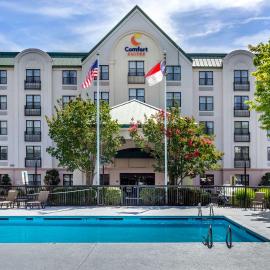 Comfort Suites Hanes Mall, хотел в Уинстън-Сейлъм