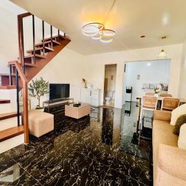 JOELYs Rest and Stay House 1 with WIFI TV NETFLIX and 2 AC rooms, Hotel in General Santos