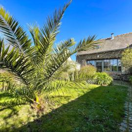 Ty Cosy-Charme et Confort au Coeur de la Bretagne, hotel in Plouézec