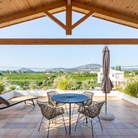 Villa Plaka 16 - 'The Roof' - Drepano, Nafplio, Hotel in Drepanon