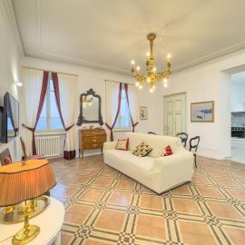 Casa Viberti, Dimora storica con vista mozzafiato sulle Langhe, hotel u gradu Seralunga d'Alba