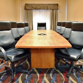Holiday Inn Express Hotel & Suites Center Township by IHG, hotel v Monaci