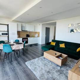 Superbe Appart de 4 Chambres, Moderne et Spacieux, khách sạn ở Wattignies