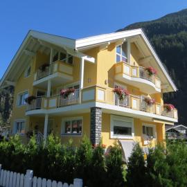 Haus Tanja, hotel in Längenfeld