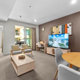 Ultima Escapes - Glenelg Beachfront Bliss - Direct Beach Access, Pool, Gym, Free Parking, Wi-Fi, hotel din Glenelg