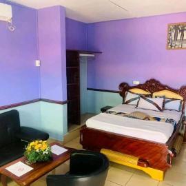 Chambre spacieuse à SIDI, hotel Bafoussamban