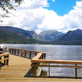 Cozy cabin Steps from Lake and Board walk 5 min RMNP Moose Lodge Studio, hotel Grand Lake-ben