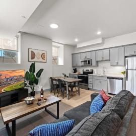 Modern Space in the Vibrant Louisville #110, hotel in Louisville