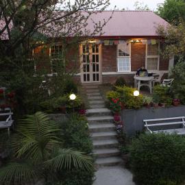 KAJI HOME, hotel in Pātan