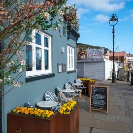 The Marine Hotel & Restaurant, hotelli kohteessa Whitby