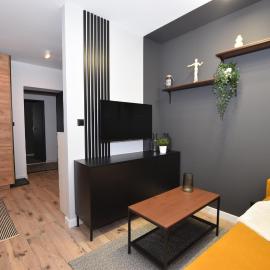 Apartamenty K1 wi-fi netflix, hotel v destinácii Wałbrzych