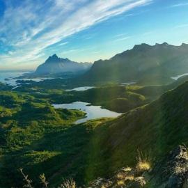 Holiday home in Lofoten, Hotel in Storvågan