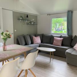 Charmant Mobil home au calme, hotel in Veuzain-sur-Loire