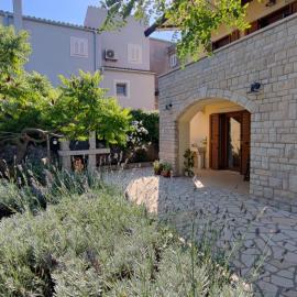Skulka Apartment - Cres Island, hotel a Orlec