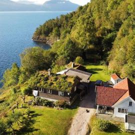 Charming guest house with amazing view, hotel in Kvam