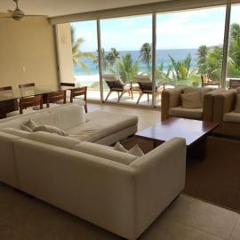 Great Beachfront Amara Condo Ixtapa, hotelli kohteessa Ixtapa