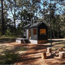 Secluded Off-Grid Cabin Deep in Nature - Gaia, Hotel in Barrengarry