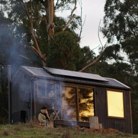 Off-Grid Cabin Surrounded by Nature - Hot Tub - Arlo, hotel in Hallston