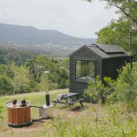 Off-Grid Cabin Surrounded by Nature - Hot Tub - Banjo, hotel a Jamberoo