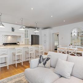 Walk to Adelaide Oval & CBD with Luxury Cottage, Hotel in North Adelaide