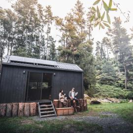 Secluded Off-Grid Cabin Tucked into the Bush - Anant, hotel in Hiawatha