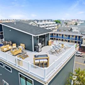 Brand New Beach house with roof top near bay and beach, hotel in Seaside Heights