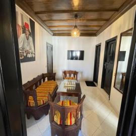 Suite des lumières Al Malaki Offre Spéciale front Mer, Zéro Surprise- l'Accueil Aéroport & Service Cuisine si besoin de Tranquillité Totale, hotel in Rabat