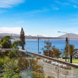 Elysee Beachside Apartments Alexandra Headland
