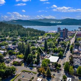 Walk to Lake & Downtown - Historic CDA Cottage، فندق في كور دالان
