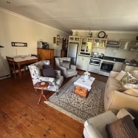 33 On Loop, Flat 4, Hotel in Ladybrand