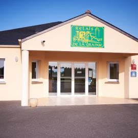 Logis hôtel Relais De La Grange, hotel em Nort-sur-Erdre