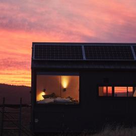 Designer Off-Grid Cabin Retreat by Famous Startup - Neada โรงแรมในWarrenmang
