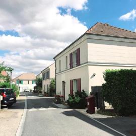 Cozy, hotel in Bussy-Saint-Georges