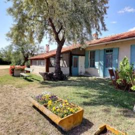 Charmante maison en Camargue avec piscine partagée