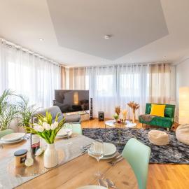 Top-Penthouse Stuttgart Airport-Messe Parkplatz & Terrasse, hótel í Filderstadt