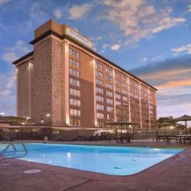 Viesnīca Enjoy all Reno has to offer in this 2BD resort condo with outdoor pool or hot tub pilsētā Rīno