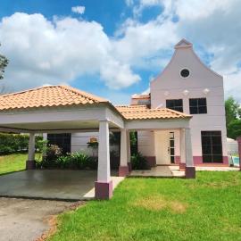 Private Villa With pool bbq sound system wifi snooker