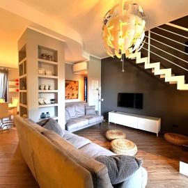 Casa Magenta Giardino Privato e Piscina nel Borgo