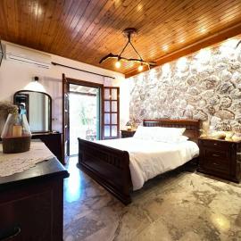 Villa Yiannitsis-Harmony In The Flowers, Acharavi Beach